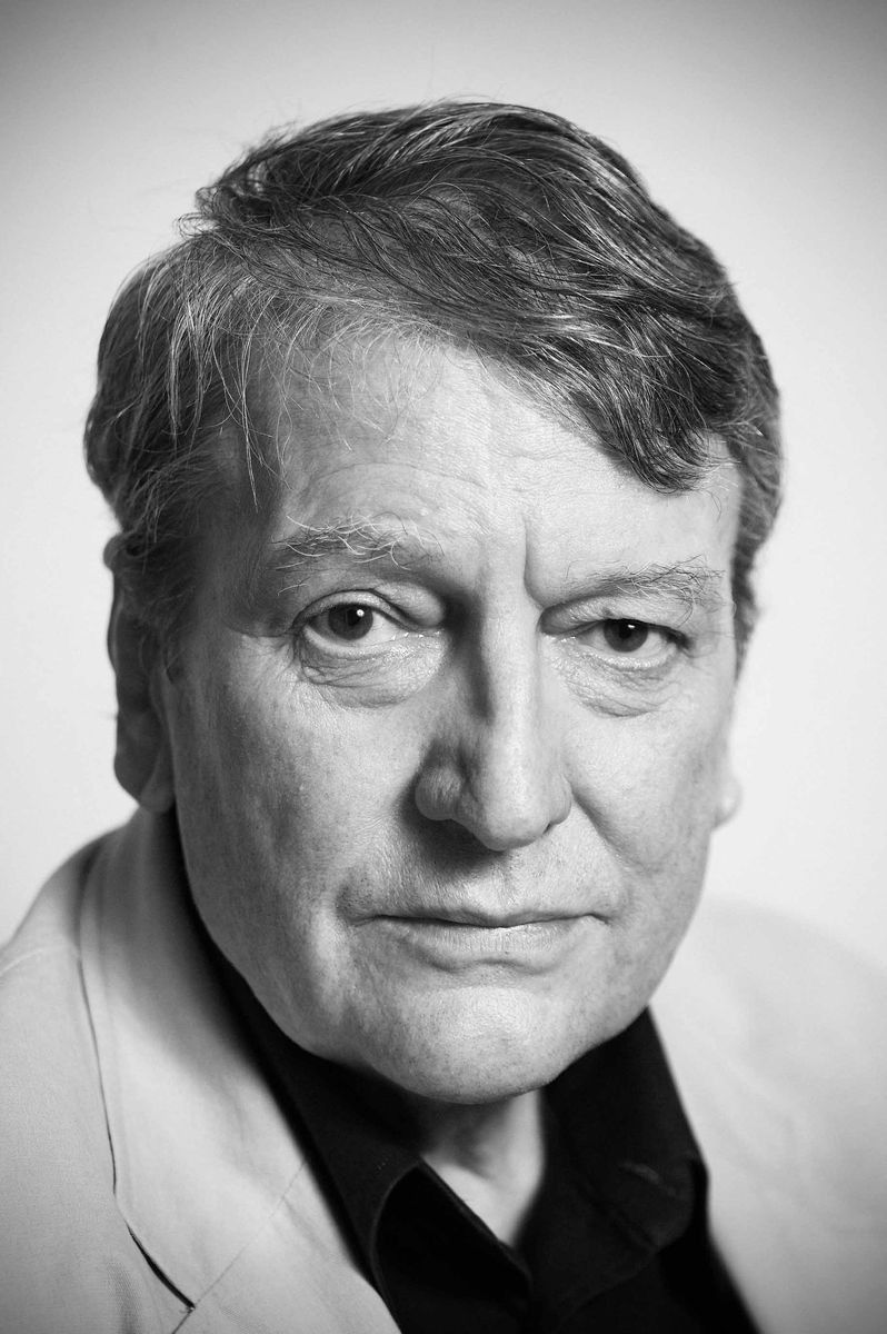 Ovidiu Iuliu Moldovan backdrop