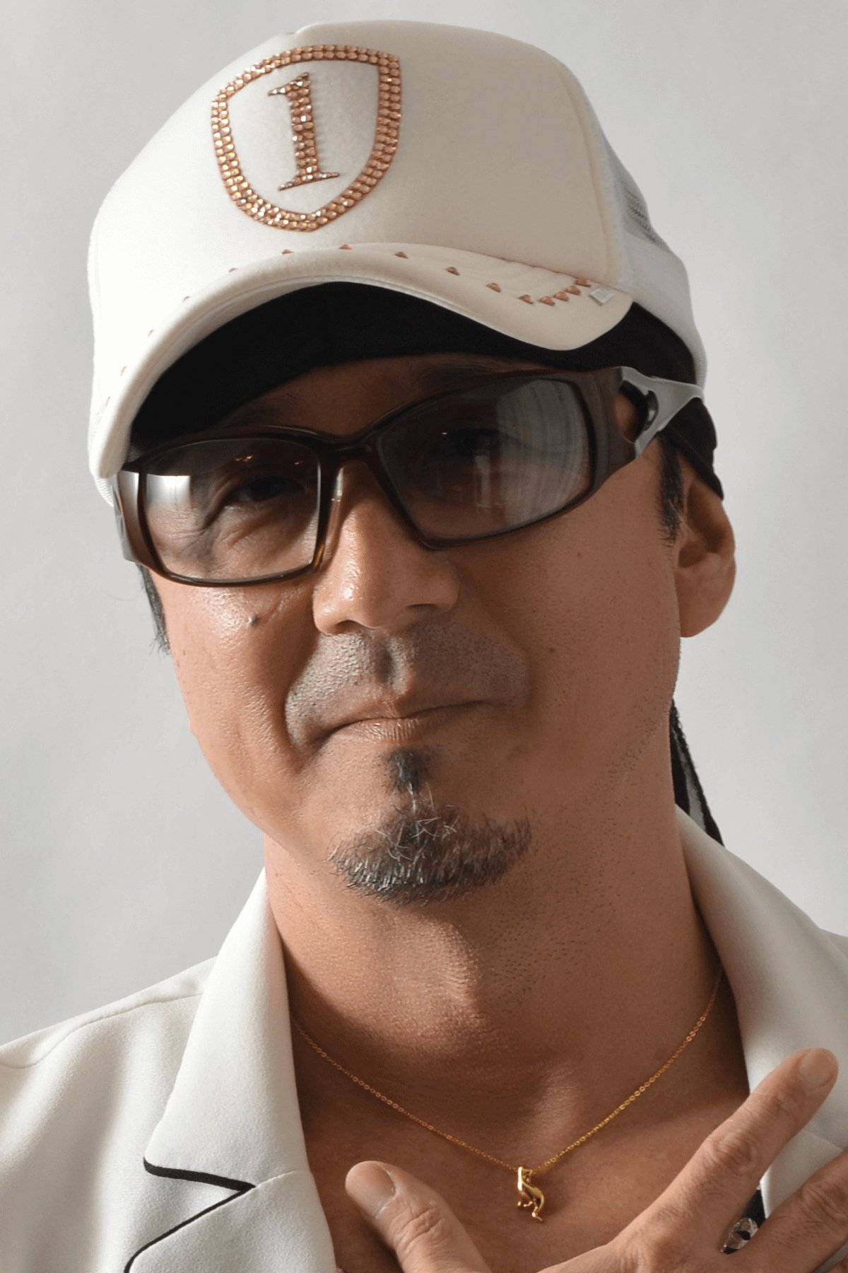 Takaya Kuroda backdrop