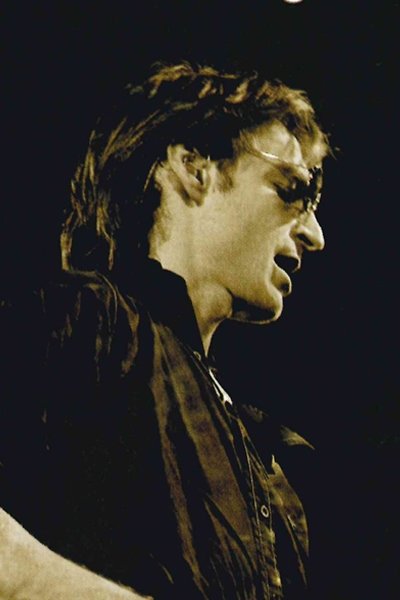 Gonzalo Valdivia backdrop