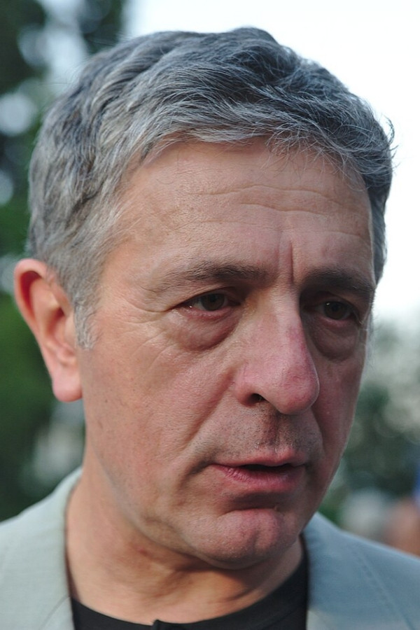 Stelios Kouloglou backdrop