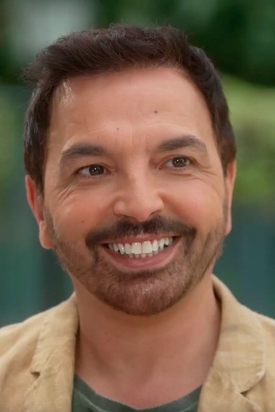 Kamel Ouali backdrop