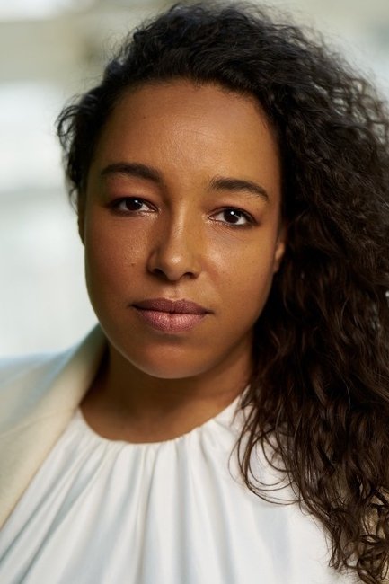 Mariah Inger backdrop