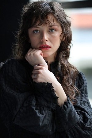 Tinatin Dalakishvili backdrop