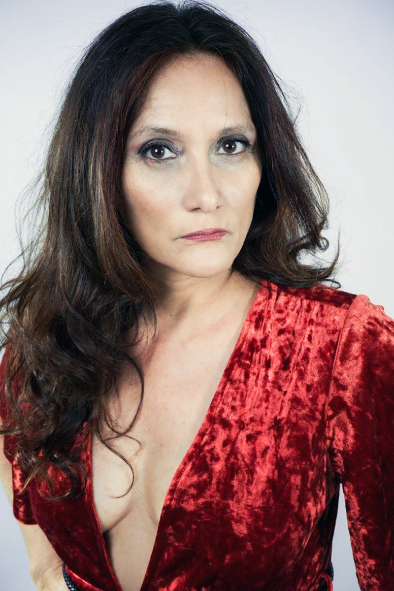 Victoria Aragón backdrop