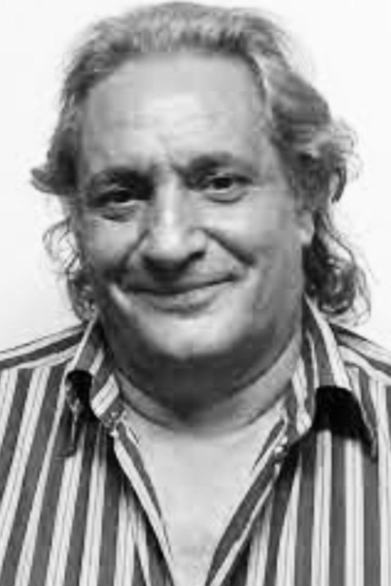 Bernardo Forteza backdrop