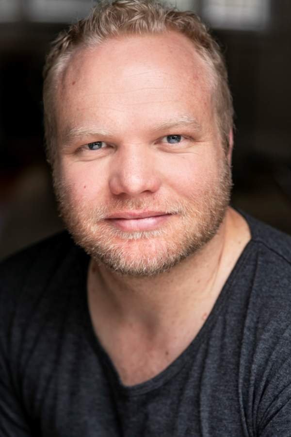 Charlie Bleakley backdrop