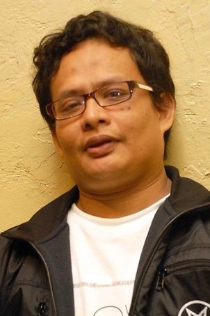 Helfi C.H. Kardit backdrop