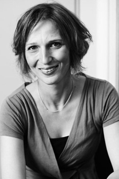 Ozana Oancea backdrop