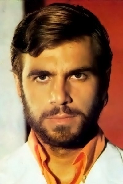 Lakis Komninos backdrop