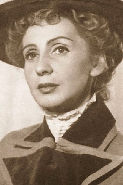 Clody Bertola backdrop