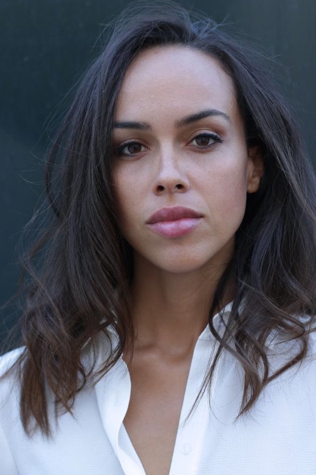 Tika Peucelle backdrop