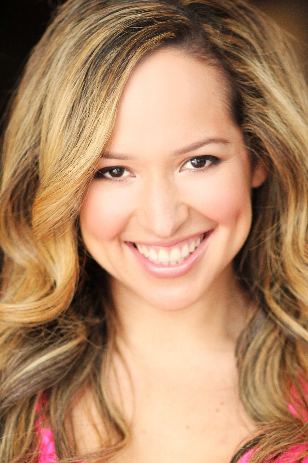 Vanesa Tomasino backdrop