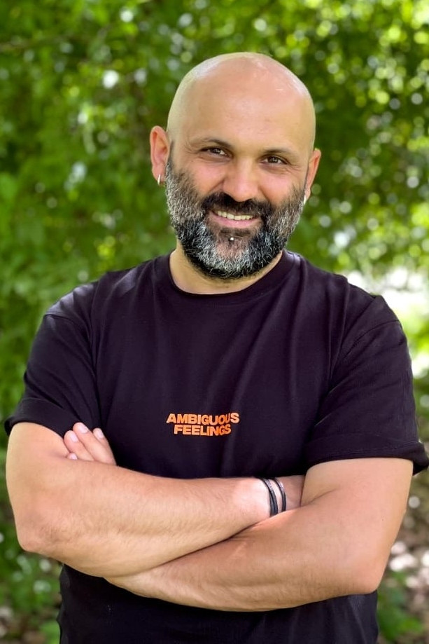 Millo Simulov backdrop