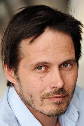 Airy Routier backdrop