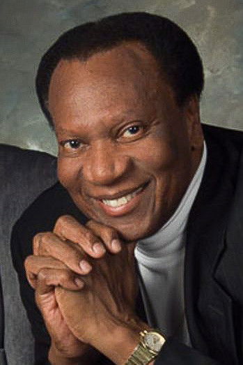 Simon Estes backdrop