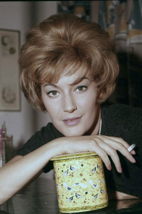 Lilli Lembo backdrop