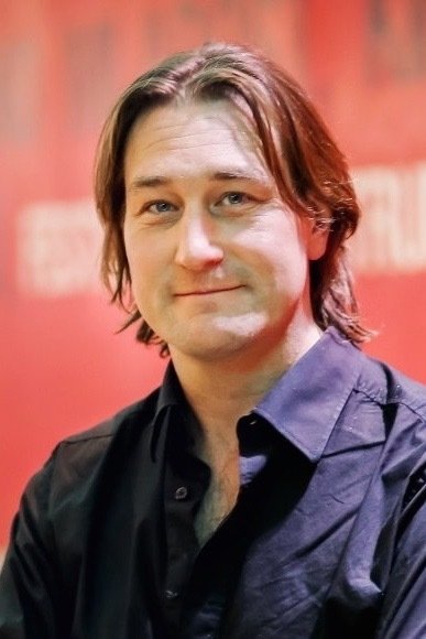 Hisko Hulsing backdrop