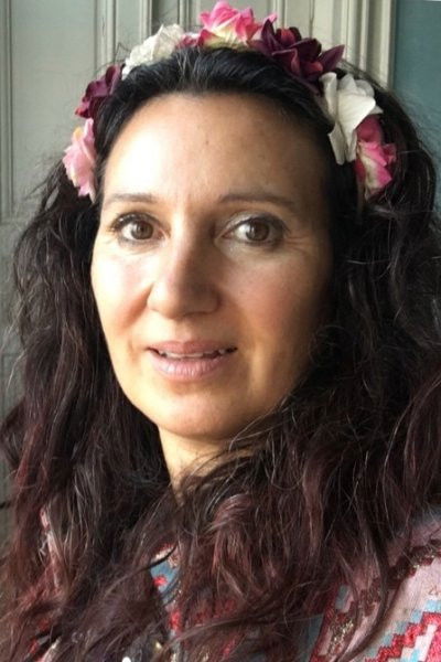 Yasmin Elvira Steenholdt backdrop