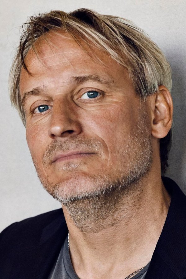 Rasmus Botoft backdrop