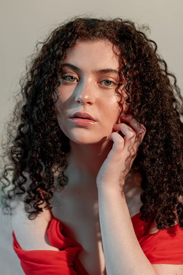 Lilla Crawford backdrop