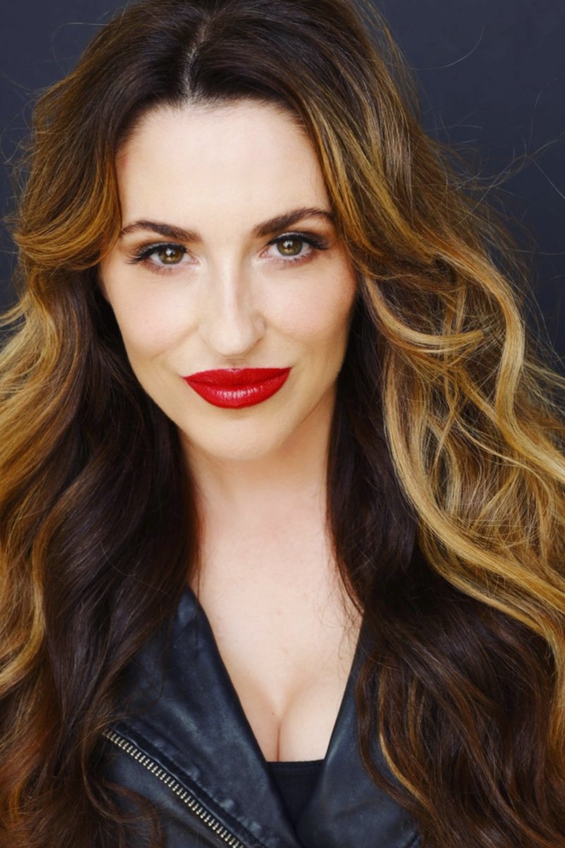 Elle Newlands backdrop