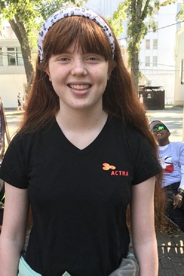 Fiona Forsythe → Fiona Forsajt backdrop