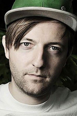 Andrew Maxwell backdrop