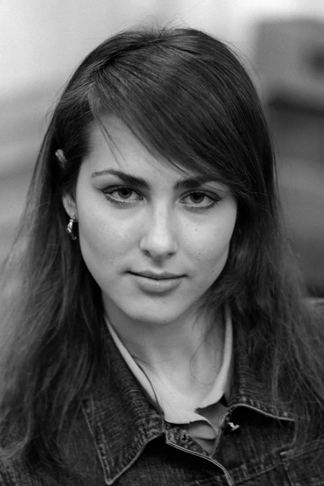 Anna Dzenilalova backdrop