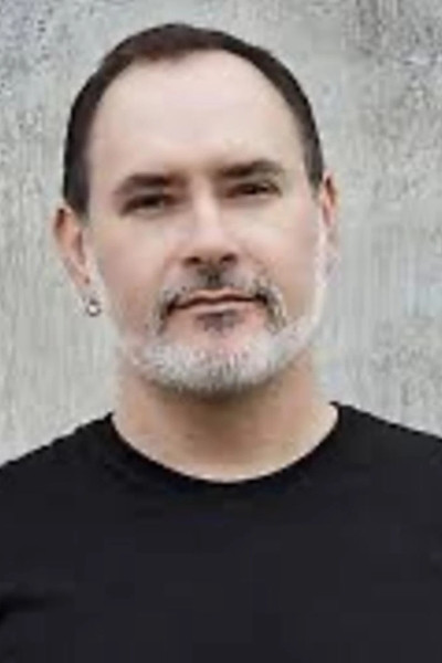 Ariel Coelho backdrop