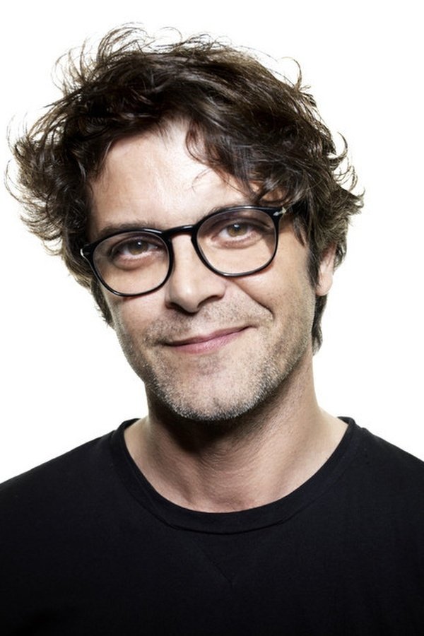 Samuele Bersani backdrop