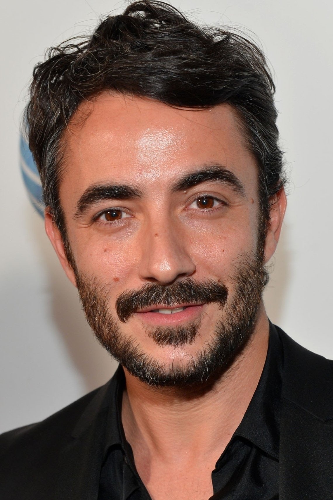 Benua Ponsajë backdrop