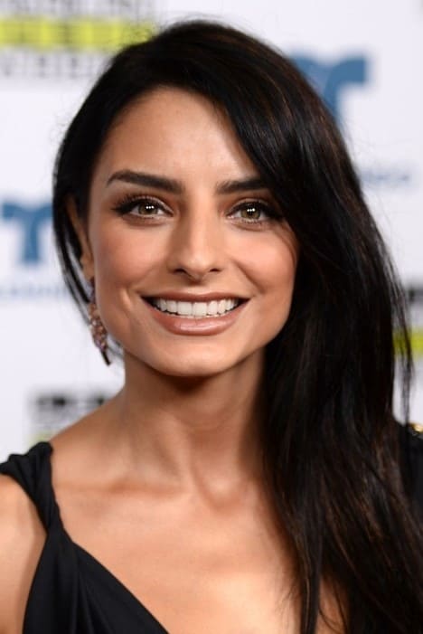 Aislinn Derbez backdrop