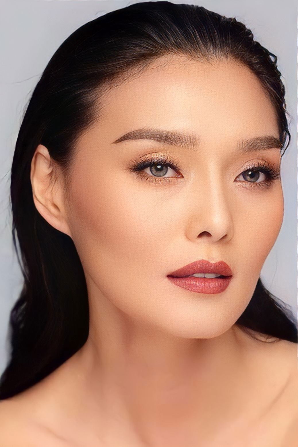 Russamee Thongsiripraisri backdrop