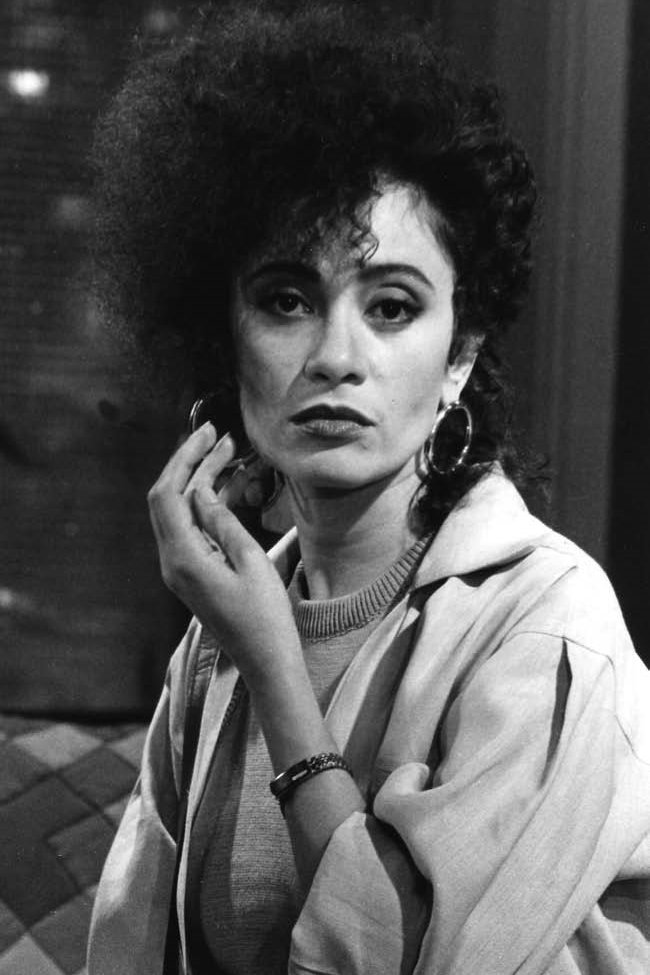 Tânia Alves backdrop