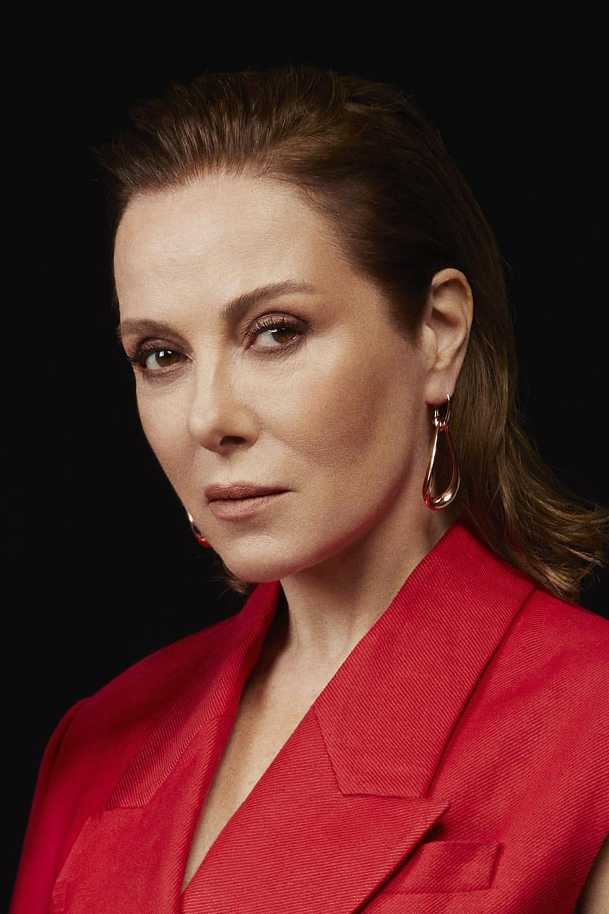 Zuhal Olcay backdrop