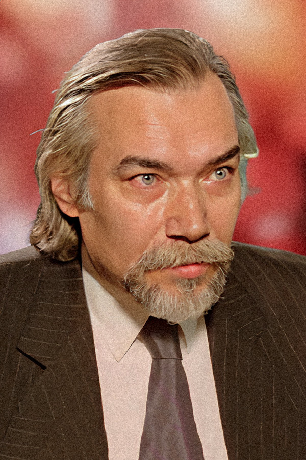 Kamran Usluer backdrop