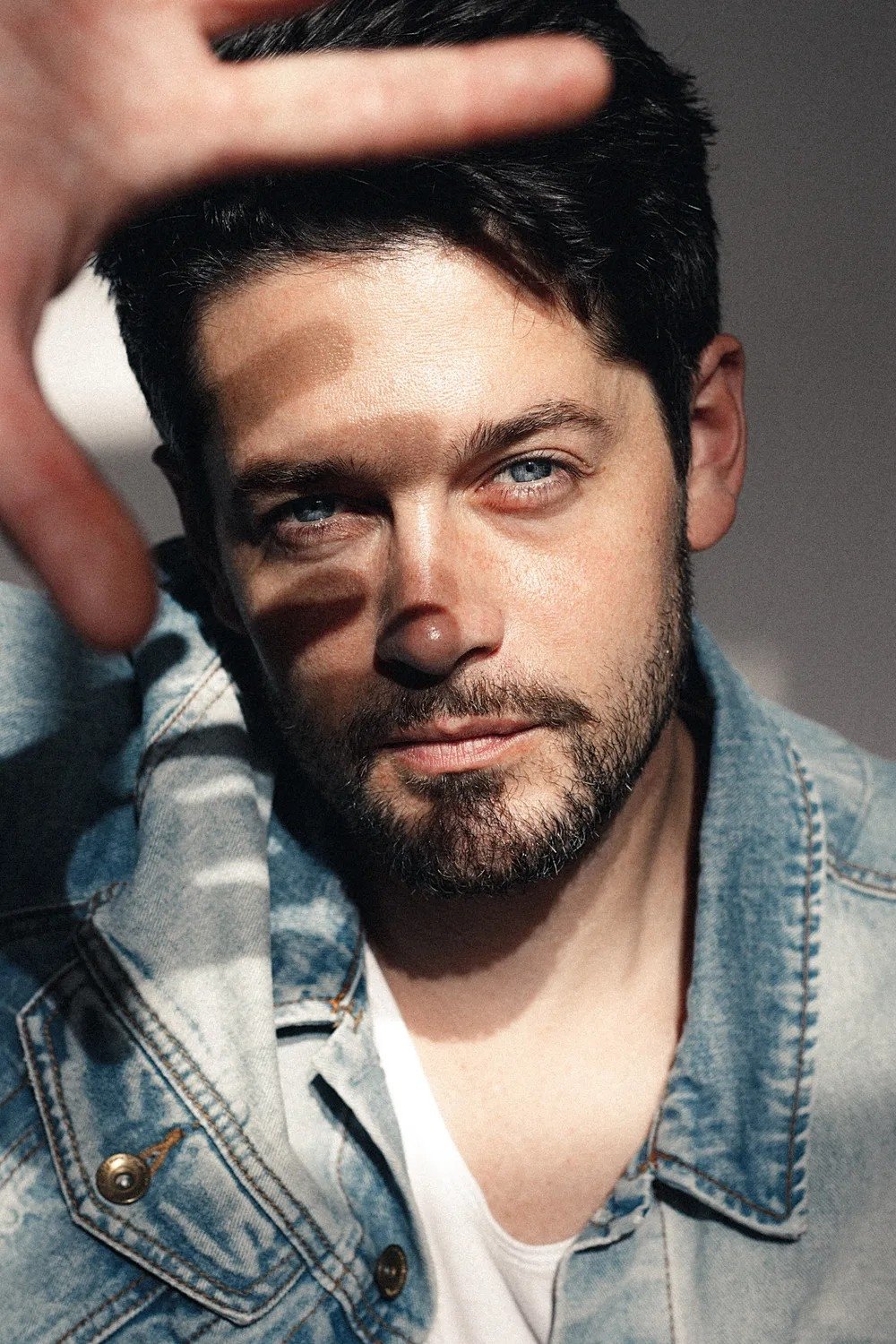 Bruno Bruni, Jr. backdrop