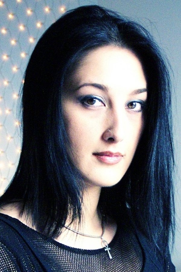 Coralie Trinh Thi backdrop