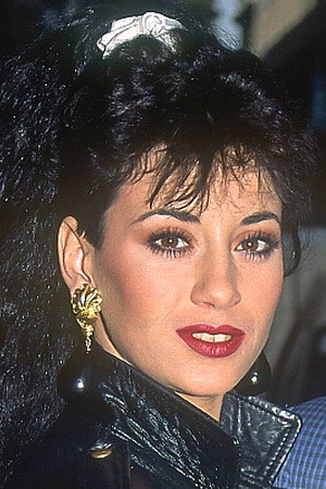 Élodie Chérie backdrop