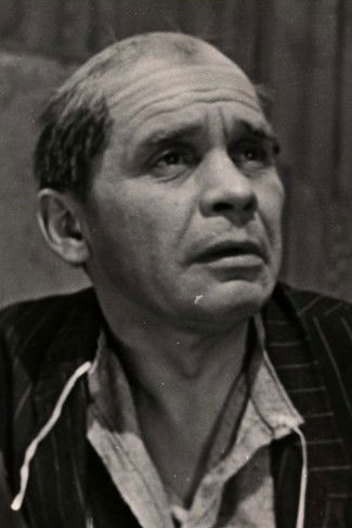 Aleksander Aleksy backdrop