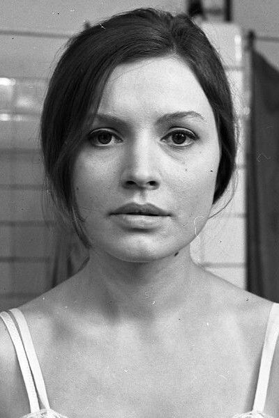 Wanda Neumann backdrop