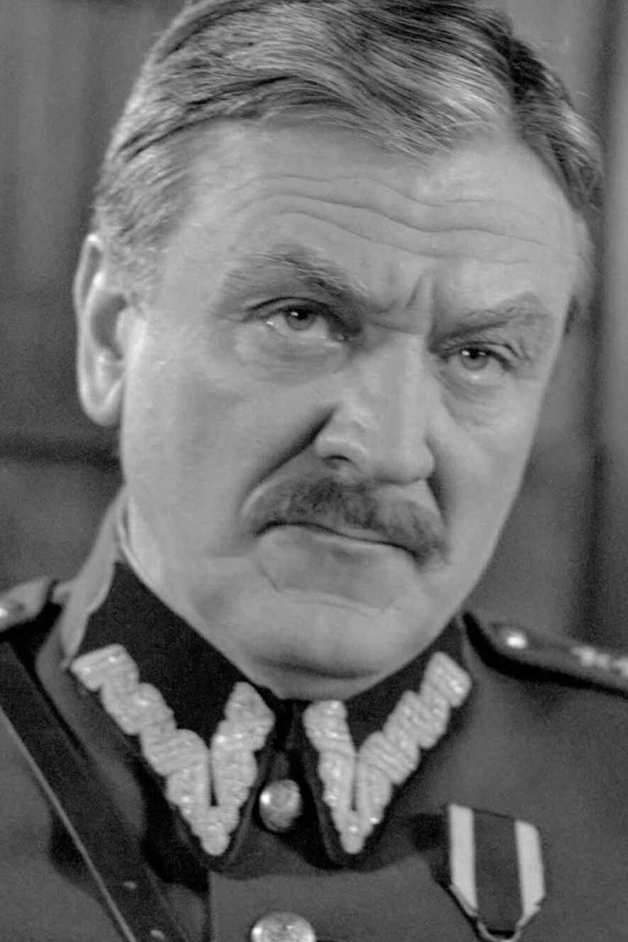 Eugeniusz Kamiński backdrop