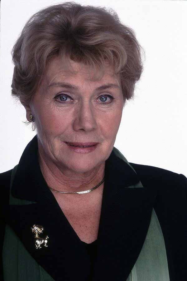 Teresa Lipowska backdrop