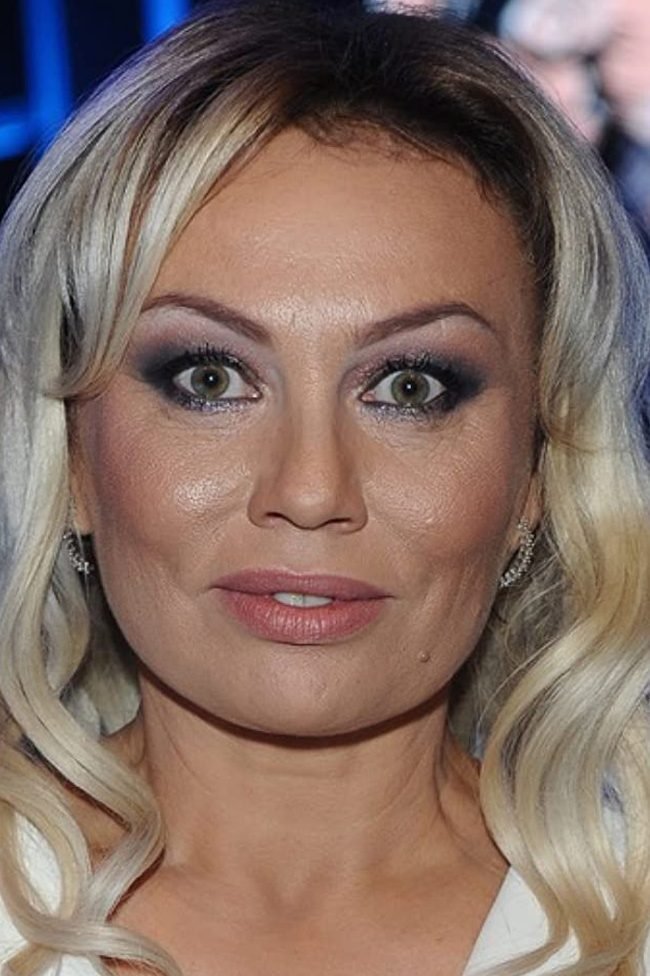 Monika Jarosińska backdrop