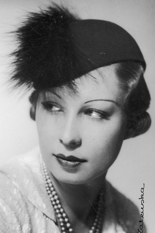 Lena Żelichowska backdrop