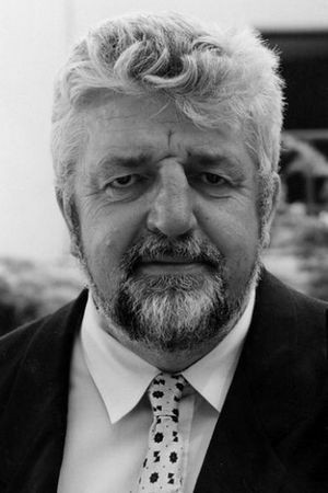 Władysław Komar backdrop