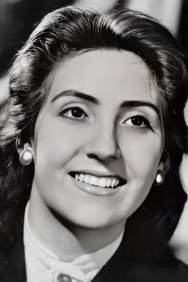 Idelma Carlo backdrop