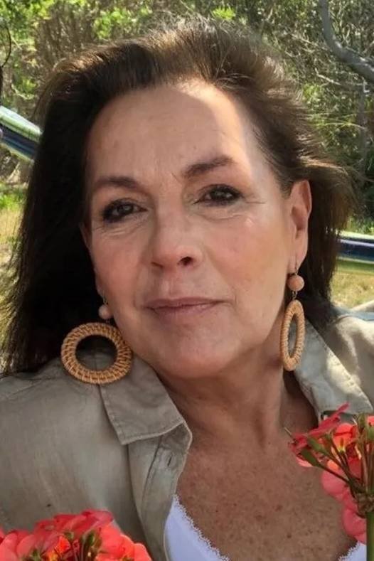 Mónica Gonzaga backdrop