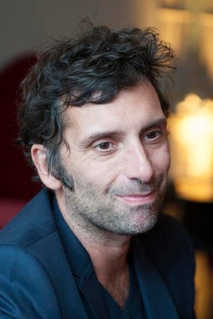 Édouard Deluc backdrop