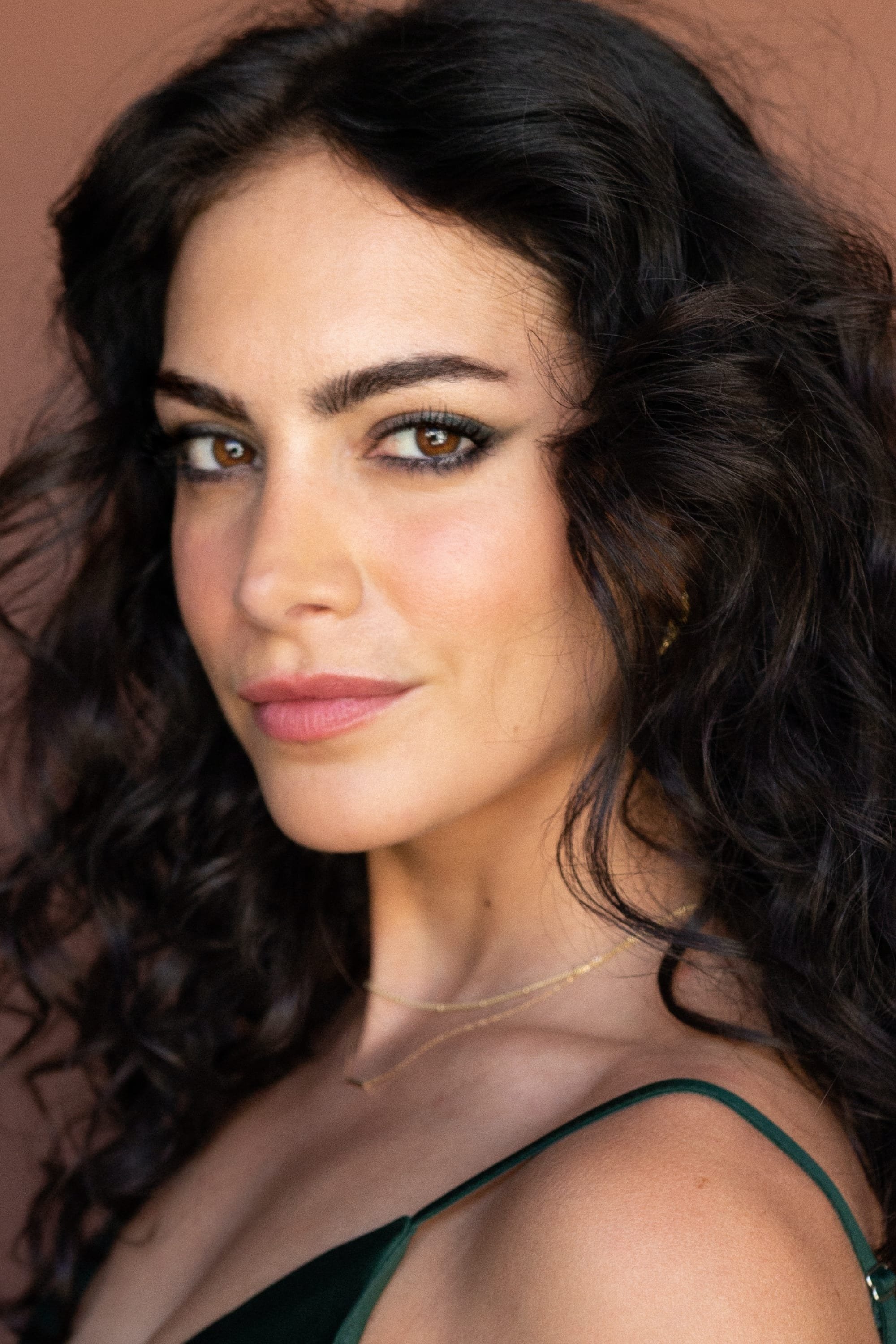 Hollie Bahar: Holi Bahar backdrop